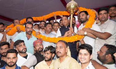 मुख्यमंत्री ने बिलासपुर जिला के घुमारवीं विधानसभा क्षेत्र में लगभग 117 करोड़ रुपये लागत की 21 विकासात्मक परियोजनाओं के शिलान्यास एवं लोकार्पण किए