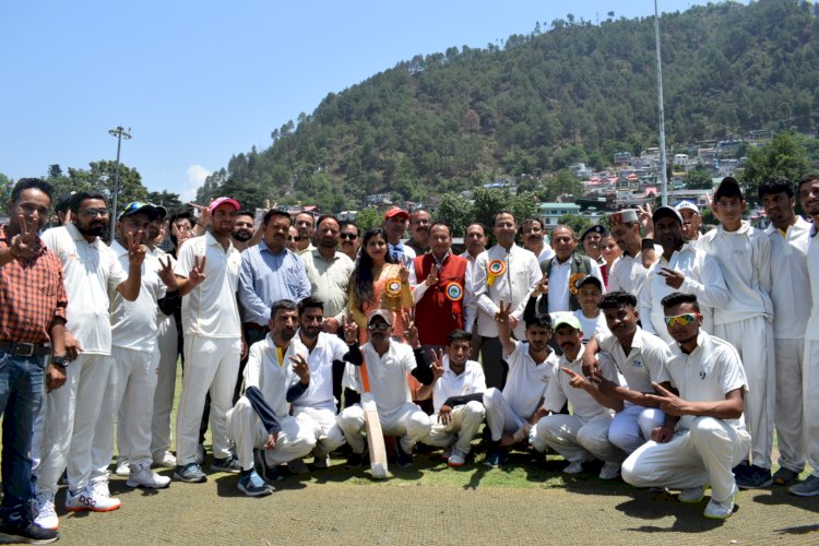 विधायक पवन नैय्यर ने राज्यस्तरीय हिमाचल दिव्यांग प्रीमियर लीग क्रिकेट प्रतियोगिता का किया शुभारंभ