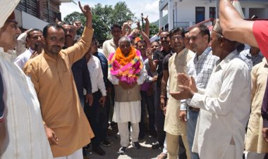 प्रदेश के हर गांव व बस्ती को सड़क से जोडना वर्तमान सरकार की प्राथमिकता - सुखराम चैधरी