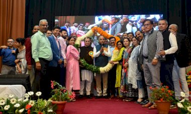 मुख्यमंत्री ने हिमाचल प्रदेश विश्वविद्यालय शिक्षक एवं महाविद्यालय शिक्षक संघ के अभिवादन समारोह की अध्यक्षता की प्रदेश सरकार ने संशोधित यूजीसी वेतनमान से विश्वविद्यालय एवं महाविद्यालयों के शिक्षकों को 337 करोड़ रुपये के लाभ किए सुनिश्चित: जय राम ठाकुर