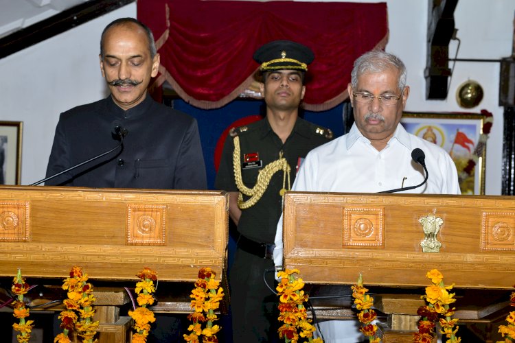 रामेश्वर सिंह ठाकुर को हिमाचल प्रदेश राज्य लोक सेवा आयोग के अध्यक्ष के रूप में पद और गोपनीयता की शपथ