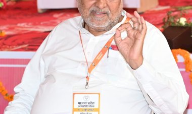 कांग्रेस के नेताओं का नेतृत्व पर से भरोसा उठ गया है अविनाश राय खन्ना ने कहा कि कांग्रेस की 10 गारंटी झूठ की गठरी है।