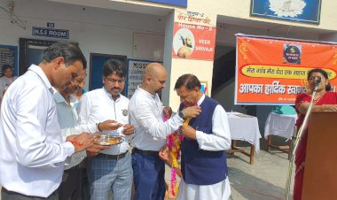 माजरा में 7 करोड़ की लागत से लगाए जा रहे हॉकी एस्ट्रोटर्फ कार्य का निरीक्षण किया विधायक ने