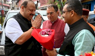 भाजपा के प्रदेश सह चुनाव प्रभारी देविंदर सिंह राणा पार्टी कार्यालय पहुंचे