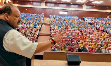 तू तड़ाक से बात करने वाले अग्निहोत्री न करें सम्मान की बातें: देवेन्द्र सिंह राणा ,सेह चुनाव प्रभारी भाजपा देवेन्द्र सिंह राणा बोले, खुद को वीरभद्र सिंह से बड़ा नेता समझते हैं मुकेश अग्निहोत्री