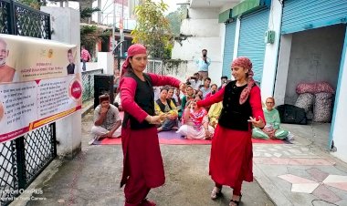 कलाकारों ने गुडिया हेल्पलाईन  शक्ति बटन ऐप व होशियार सिंह हेल्पलाइन-1090 के बारे में दी जानकारी