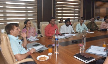 अल्पसंख्यक वर्ग के लिए चलाई जा रही योजनाओं पर सभी विभाग गंभीरता से करें कार्य - उपायुक्त