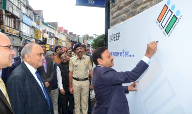 मुख्य निर्वाचन आयुक्त ने मतदाता जागरूकता प्रदर्शनी का उद्घाटन किया