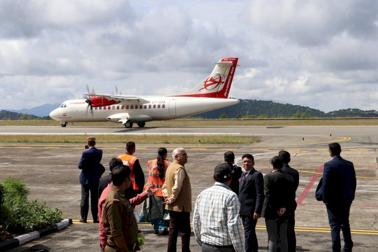 मुख्यमंत्री ने किया शिमला-दिल्ली-शिमला हवाई सेवा का पुनरारंभ एलायंस एयर के एटीआर-42-600 विमान से ज्यादा यात्री कर सकेंगे आवाजाही