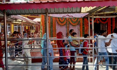 त्रिलोकपुर में आश्विन नवरात्र के पांचवे दिन 10 हजार श्रद्धालुओं ने किए माता के दर्शन