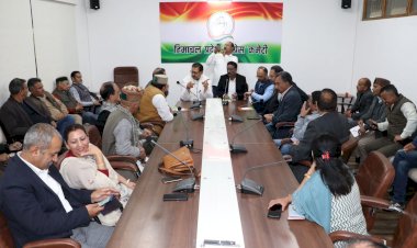 संज दत्त ने प्रियंका गांधी की रैली के लिए कांग्रेस की तैयारियों की समीक्षा की