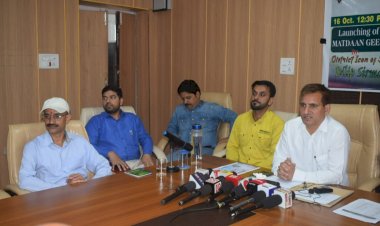 सिरमौर के पांच विधानसभा क्षेत्रों में 3,94,354 मतदाता .... -जिला निर्वाचन अधिकारी आर के गौतम मीडिया से हुए रूबरू