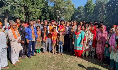 नाहन : सतीवाला में जनसम्पर्क में जुटे  राजीव बिंदल ।