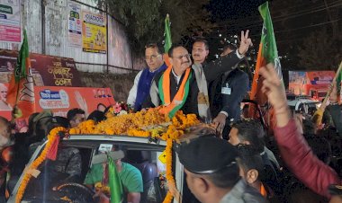 नड्डा ने कसुम्पटी विधानसभा क्षेत्र में बीसीएस से लेकर सेक्टर 2 के बस स्टैंड तक रोड शो निकाला।