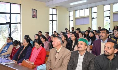 स्वाधीनता सेनानियों से  प्रेरणाओं  का अमृत विषय पर संगोष्ठी आयोजित