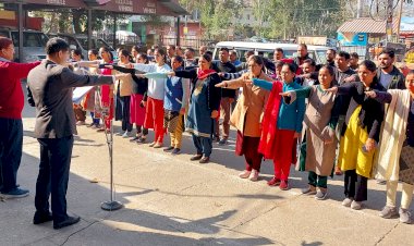 डीसी ने पढ़ी भारत के संविधान की उद्देशिका