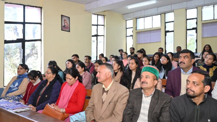 स्वाधीनता सेनानियों से  प्रेरणाओं  का अमृत विषय पर संगोष्ठी आयोजित