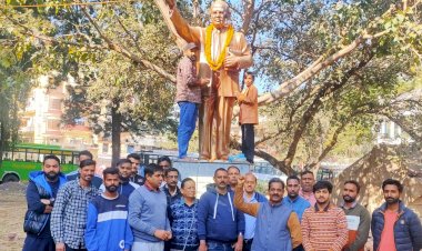 आंबेडकर के बताए मार्ग पर चलने का संकल्प लिया  -युवा विकास कल्ब बाबा साहेब आंबेडकर का महा परिनिर्वाण दिवस मनाया