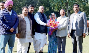 मुख्यमंत्री ने नई दिल्ली मे मल्लिकार्जुन खड़गे से भेंट की