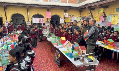 ए.वी.एन. स्कूल में छात्रों ने वि‍ज्ञान मॉडल के जरिए समझाया आम जीवन में वि‍ज्ञान का महत्व