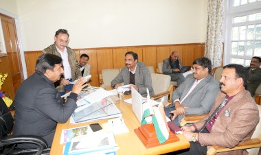 उप-मुख्यमंत्री ने विभागीय समीक्षा बैठकों की अध्यक्षता की