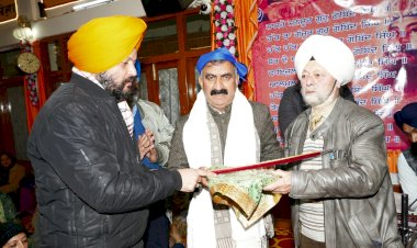 मुख्यमंत्री ने श्री गुरुद्वारा साहिब में माथा टेका