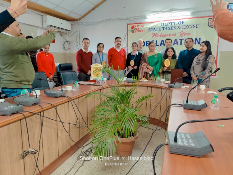 हिमालयन इन्स्टीटयूट ऑफ  मैने जमेंट की दो छात्राओं ने बाजी मारी