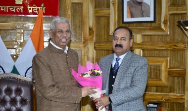 राज्य सूचना आयुक्त ने राज्यपाल से की भेंट