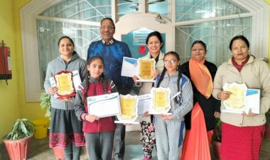 एवीएन स्कुल की नैशनल में दोनों छात्रायें करेंगी अहमदाबाद में हिमाचल का प्रतिनिधित्व  -मंडी मेँ आयोजित राज्यस्तरीय साइंस कांग्रेस में प्रोजैक्ट रिपोर्ट में दोनो ने जीता प्रथम पुरस्कार