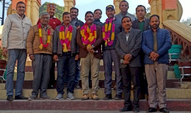 राजीव ठाकुर बने सर्वसम्मति से अध्यक्ष  हिमाचल प्रदेश मुख्याध्यापक प्रधानाचार्य अधिकारी संवर्ग की नाहन में आयोजित द्विवार्षिक चुनाव सत्र 2022.2025 में