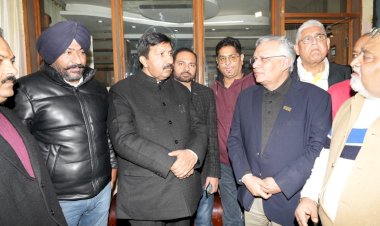 उप-मुख्यमंत्री ने सीआईआई और परवाणू उद्योग संघ के साथ बैठक की