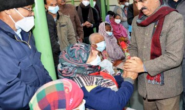 वृद्धाश्रम, अनाथ आश्रम के आवासियों तथा वंचितों को मिलेगा वस्त्र अनुदान वंचित लोगों के साथ मनाएं त्यौहार: मुख्यमंत्री