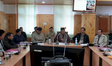 विकास कार्यों को प्राथमिकता के आधार पर समयबद्ध पूर्ण करना सुनिश्चित करें अधिकारी - जगत सिंह नेगी कैबिनेट मंत्री ने जिला स्तरीय अधिकारियों की बैठक की अध्यक्षता की