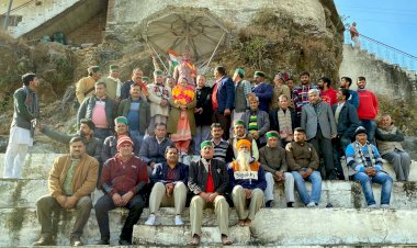 परमार की जन्मस्थली चनालग से किया हाथ से हाथ जोड़ो यात्रा का शुभारंभ