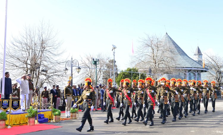 प्रदेश में 74वां गणतंत्र दिवस हर्षोल्लास के साथ मनाया गया  राज्यपाल ने रिज पर राष्ट्रीय ध्वज फहराया