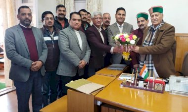 अधिकारी फील्ड में कार्य करना सुनिश्चित करें: कृषि मंत्री