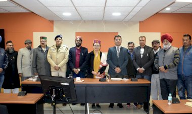 राष्ट्रीय अल्पसंख्यक आयोग की सदस्य रिंचेन ल्हामो ने की 15 सूत्री कार्यक्रम के कार्यान्वयन की समीक्षा, बोलीं...जरूरतमंद तक पहुंचाएं योजनाएं