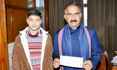 9वीं कक्षा के एक छात्र ने मुख्यमंत्री सुख-आश्रय सहायता कोष में  11 हजार रुपये का अंशदान दिया