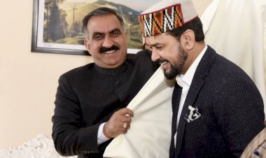 केंद्रीय मंत्री अनुराग ठाकुर का मुख्यमंत्री सुखविंदर सिंह सुक्खू  ने सम्मानित किया