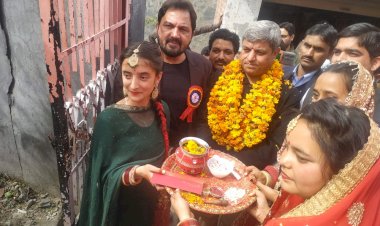 देश का भविष्य युवा शक्ति पर निर्भर : नीरज नैय्यर  कुम्हारका में लोगों की समस्याओं का किया निपटारा