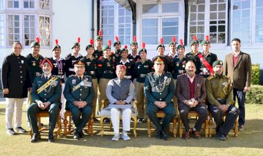 गणतंत्र दिवस परेड के एनसीसी प्रतिभागी दल ने राज्यपाल से भेंट की
