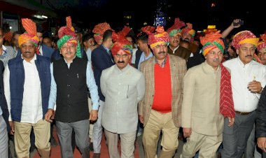 चार दिवसीय राष्ट्र स्तरीय सुजानपुर होली उत्सव का शुभारंभ किया मुख्यमंत्री ने शोभा यात्रा में भाग लेकर ऐतिहासिक मुरली मनोहर मंदिर में की पूजा-अर्चना