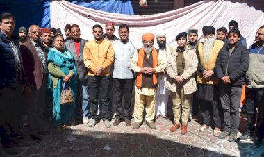 सुंदर सिंह ठाकुर के अध्यक्षता में ग्राम पंचायत मणिकर्ण व गुरुद्वारा साहिब मणिकर्ण के प्रतिनिधियों की बैठक