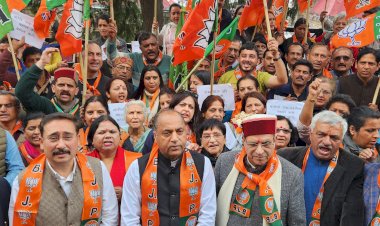 सुक्खू लॉक प्रिय मुख्यमंत्री : जयराम  • मुख्यमंत्री आपने साथी मित्रों को कैबिनेट रैंक की पोस्ट देने के मगन है