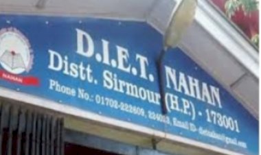 जिले के सरकारी स्कूलों में भेजा 50 का बजट स्टेशनरी खरीदने केलिए....... -कहीं 31 मार्च से पहले लैप्स ना हो जाए बजट