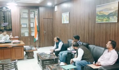 जिला में प्रस्तावित औद्योगिक परियोजनाओं व ईकाइयों संबंधी प्रक्रिया में लाई जाए तीव्रता - उपायुक्त ऊना