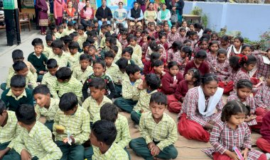 विश्व मौखिक स्वास्थ्य दिवस के उपलक्ष्य पर जिला स्तरीय जागरूकता शिविर स्लम एरिया के बच्चों को मुख से संबंधित बीमारियों बारे किया जागरूक