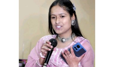 कुल्लू की युवा कवयित्री वैशाली बिष्ट हुई राज्य पुरस्कार  बेटियां स्माइल अवार्ड  से सम्मानित