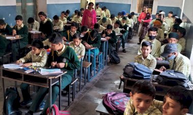 नारा लेखन में प्रथम पुरस्कार आयुष,अमन व नैतिक ने बाजी मारी......   शमशेर स्कु ल में विश्व जल दिवस मनाया