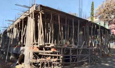 तीसरी मंजिल में अब मैरिज हॉल बनाएगी नगरपरिषद अब पक्का टैंक के किनारे बन रही पर्किंग की इमारत में ....